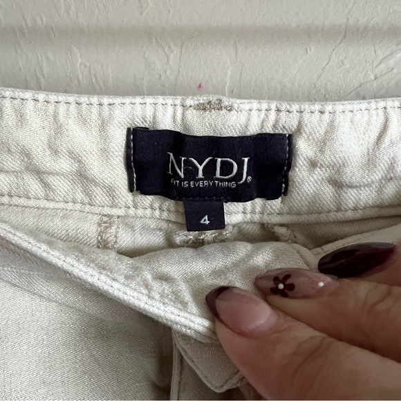 NYDJ Lift Tuck Technology Linen Blend Bermuda Shorts - Picture 5 of 8